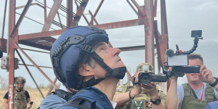 Apagón en la central nuclear de Zaporizhia suma 4 días; Zelenski amenaza con dejar Moscú a oscuras