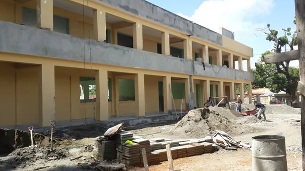 Detectan red corrupta en el mantenimiento de escuelas públicas