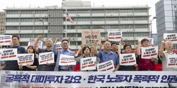 Seúl dice que la redada en EE.UU. pone en duda futuras inversiones surcoreanas