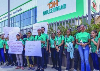 Rosa Ng denuncia «cacería» contra comercios chinos en RD y critica cierre de establecimientos