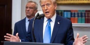 Trump limita uso de Tylenol y lo vincula como causante de autismo pese a críticas médicas