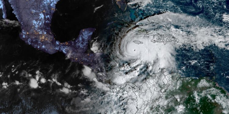 Jamaica teme una destrucción masiva al acercarse el gigantesco huracán Melissa