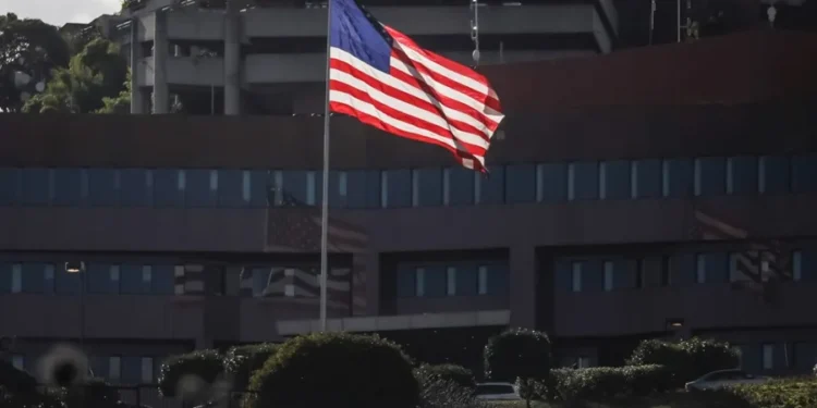 Venezuela alerta a EE.UU. de un plan para colocar «explosivos letales» en su embajada en Caracas