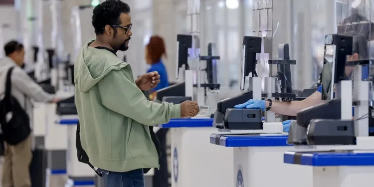 Estados Unidos tomará fotos y biométricos de los extranjeros cuando entren y salgan del país