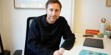 Escroleo de gobiernos: el gran reto de las democracias en una era de redes y dopamina