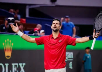 Novak Djokovic iguala a Roger Federer en número de clasificaciones a Finales ATP