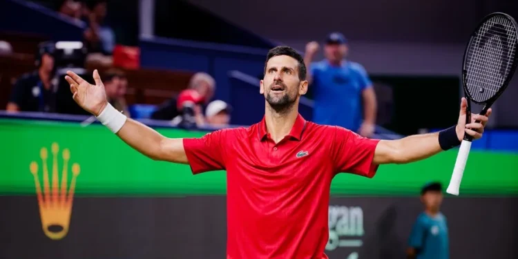 Novak Djokovic iguala a Roger Federer en número de clasificaciones a Finales ATP