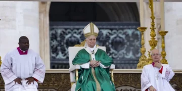 León XIV lamenta el surgimiento del «odio antisemita» y urge a pacificar Oriente Medio