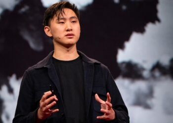 Alexandr Wang, director de IA de Meta: “Si tienes 13 años, deberías pasar todo el tiempo practicando ‘vibe coding’.