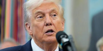 Trump dice hay una oportunidad de firmar la paz con Irán pero primero hay que «resolver» Rusia