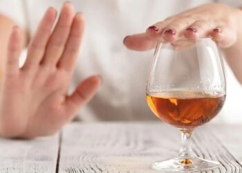 La OMS insta adoptar políticas duras contra el alcohol para reducir el cáncer