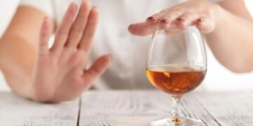 La OMS insta adoptar políticas duras contra el alcohol para reducir el cáncer