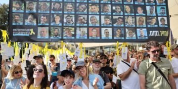 Israel identifica a los cuatro rehenes muertos entregados por Hamás