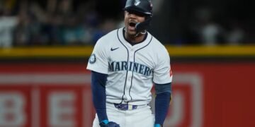 Julio Rodríguez define el triunfo de Marineros 3-2 sobre Tigres con un doble para igualar la serie