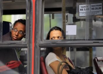 Reducir el uso del automóvil para mejorar la movilidad, una tarea pendiente en Latinoamérica