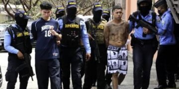 El crimen organizado sigue abriéndose paso en América Latina y es el mayor riesgo en 2025