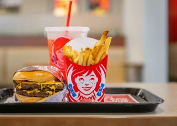 Wendy’s cerrará cientos de sucursales en EEUU en un intento por frenar la caída de sus ganancias