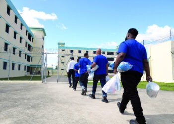 Presos trasladados a Las Parras dejarán de pagar 2,000 pesos por una cama para dormir