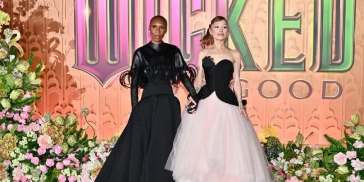 «Wicked: For Good» rompe récords con debut global de 226 millones de dólares