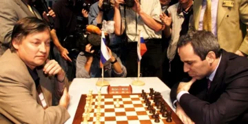 El día en el que la ‘perestroika’ llegó al ajedrez: cuando Kasparov le arrebató la corona a Karpov