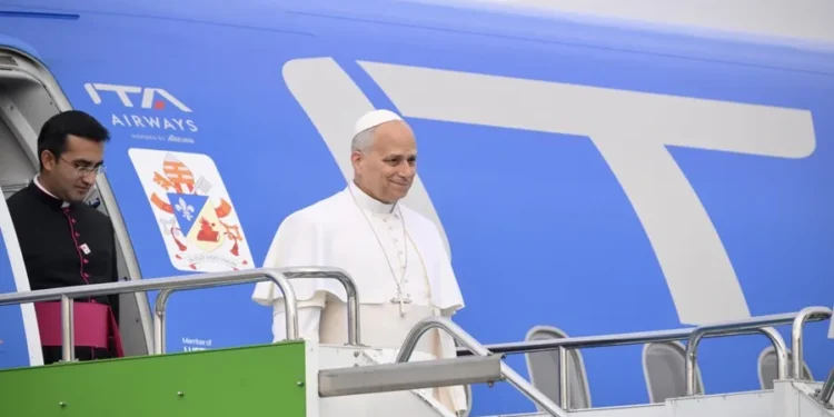 El papa León XIV inicia en Ankara el primer viaje internacional de su pontificado