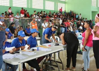 Adultos de 35 a 64 años concentran el 59 % de los beneficiarios de programas sociales en RD