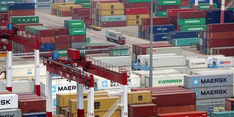 China suspende aranceles y restricciones a raíz de la tregua comercial con EE. UU.