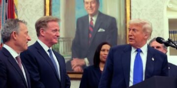 Trump quiere que el nuevo estadio de la NFL en Washington lleve su nombre, según ESPN