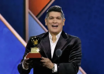Eddy Herrera y Vicente García galardonados en los Latin Grammy 2025