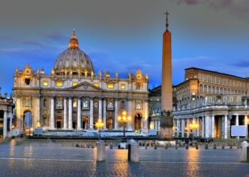 El Vaticano concluye que la Virgen María no es «corredentora» tras un largo debate entre teólogos