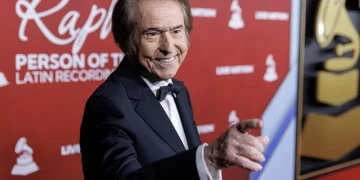 Raphael vive su gran noche homenajeado por los Latin Grammys