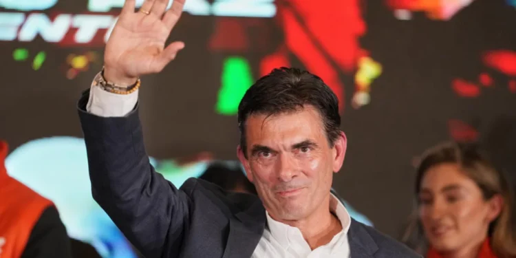 Paz asumirá este sábado la Presidencia de Bolivia con la promesa de abrir el país al mundo