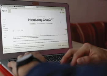 OpenAI niega su responsabilidad en el suicidio de un joven tras interactuar con ChatGPT