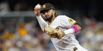 Dominicano Fernando Tatis Jr. logra su segundo Guante de Oro en las Grandes Ligas