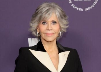 Jane Fonda dice que la compra de Warner por Netflix es un acuerdo “destructivo” y “catastrófico”