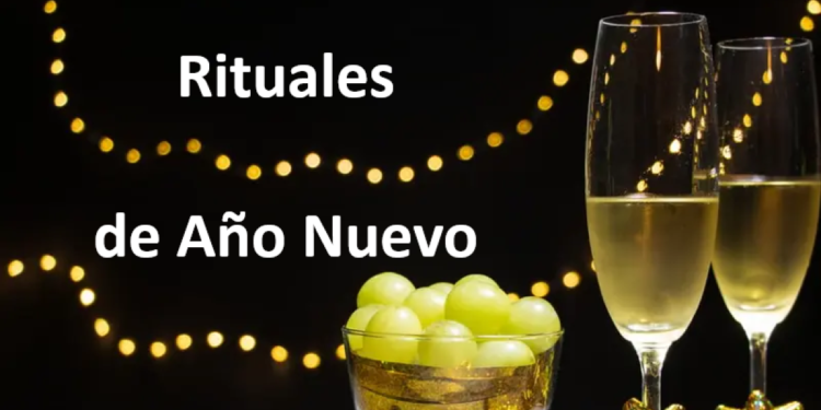 Entre uvas, velas y maletas: cómo los dominicanos reciben el Año Nuevo con rituales y creencias populares