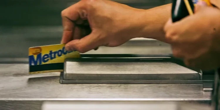 El metro de Nueva York pone fin a la era de la MetroCard y adopta el pago sin contacto