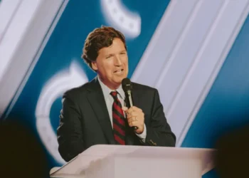 División del movimiento MAGA queda expuesta en convención conservadora de EEUU