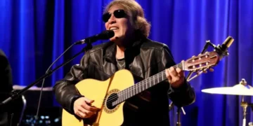 La historia detrás de «Feliz Navidad» de José Feliciano, la canción festiva más exitosa escrita por un artista latino
