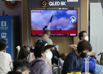 El consumo de televisión tradicional marca en 2025 un nuevo mínimo: no supera las 3 horas al día en España