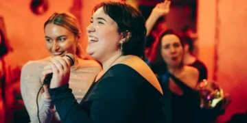 Los sorprendentes beneficios que cantar tiene para la salud respaldados por la ciencia