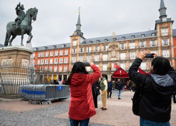 España bate su récord histórico de turistas internacionales en 2025