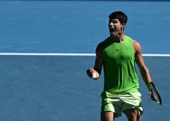 Un Alcaraz épico gana un partido dramático a Zverev y jugará su primera final en Australia