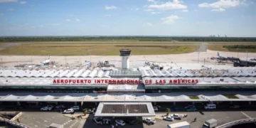 Julio Martínez Pozo afirma presidente Abinader está «jarto» por incumplimientos de Vinci Airport en AILA