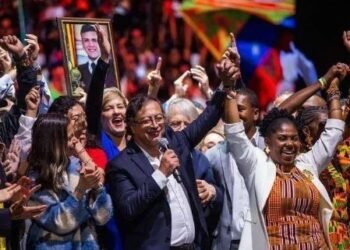 Colombia ve con esperanza el giro en la relación con EEUU tras la llamada de Petro a Trump
