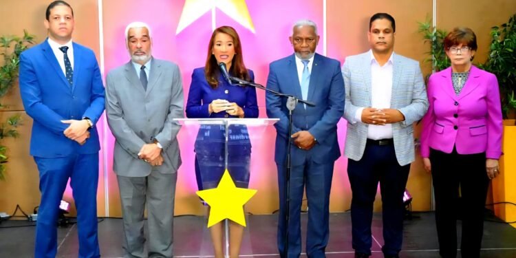 PLD denuncia fusión en Educación busca reducir 4% PIB; tilda medida de “inaceptable”