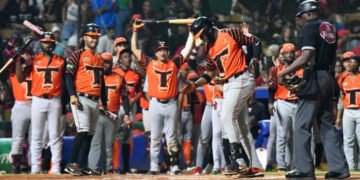 Los Toros reaccionan y vencen 3-2 a los Leones viniendo de atrás
