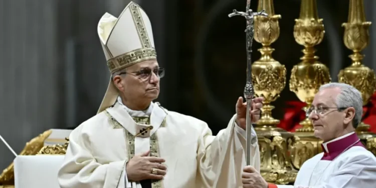 El papa convoca a los cardenales de todo el mundo tras los llamados a una gobernanza colegiada