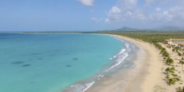 Playa Esmeralda: el nuevo imán turístico que está transformando Miches desde adentro