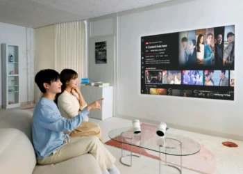 Samsung presenta The Freestyle+ antes de CES 2026: una pantalla portátil con IA más poderosa